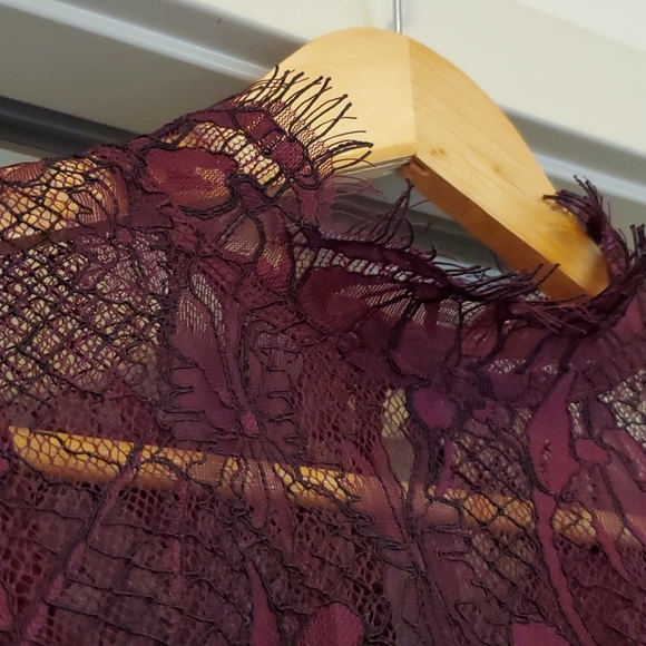 Frnch lace blouse - Picture 5 of 12